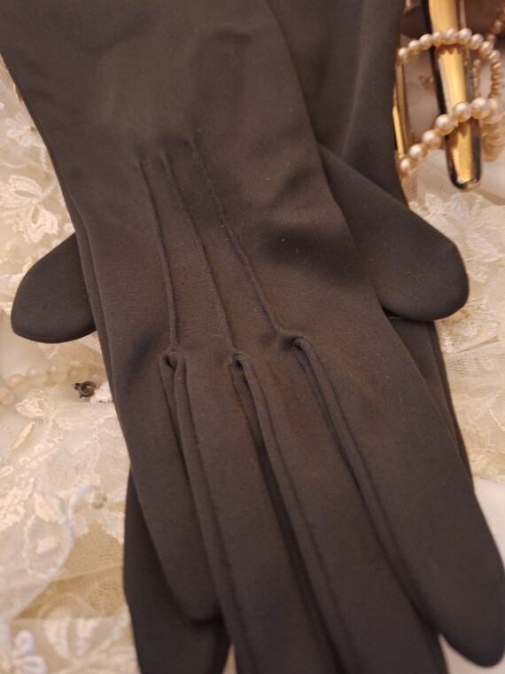 Lovely dark brown vintage gloves authentic mid le… - image 8