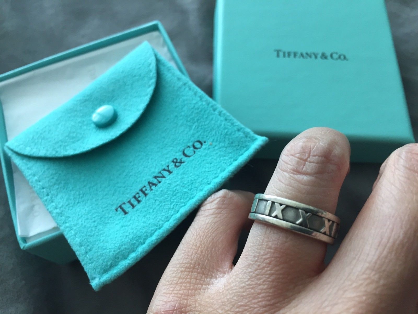 VENTA: Hermoso Tiffany \u0026 Co. Anillo de Atlas de Banda Estrecha | Etsy España