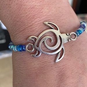 Silver Plated Sea Turtle Bracelet, blue ocean inspired beads. Gift for Mothers day,Birthday, Ocean Lovers present, save the turtles