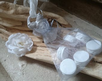 Dress/corset/bustier scented sachet and its macarons