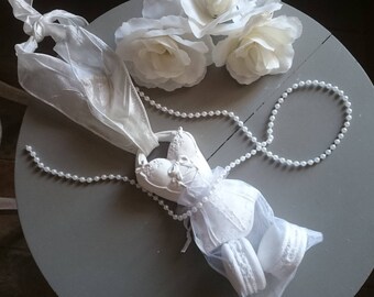 Dress/corset/bustier scented sachet and its macarons