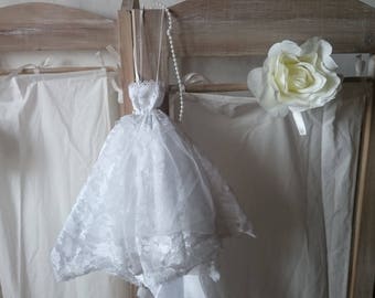 Dress scented sachet and its macarons