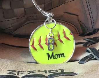 Bijoux de maman de softball, collier de maman de softball, cadeaux d'équipe de softball, bijoux de softball personnalisés, collier de softball de maman personnalisé