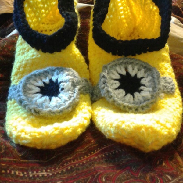mens minion slippers