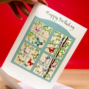 Carte d'anniversaire papillons et vignes découpée au laser - carte de joyeux anniversaire en papier découpé pour elle - oeuvre d'art de carte d'anniversaire de maman