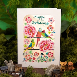 Tarjeta de feliz cumpleaños de loros y flores cortadas con láser para mujeres - Arte floral de la tarjeta de cumpleaños de mamá - Regalo floral del artista de la tarjeta de cumpleaños