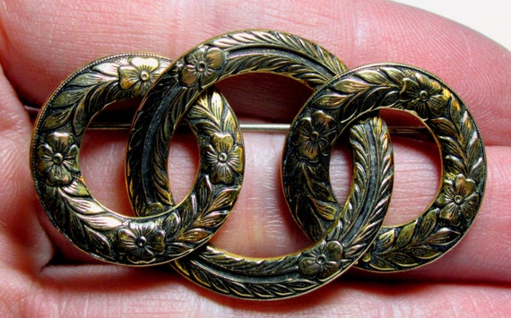 Victorian Interlocking Embossed Circles Floral & … - image 4