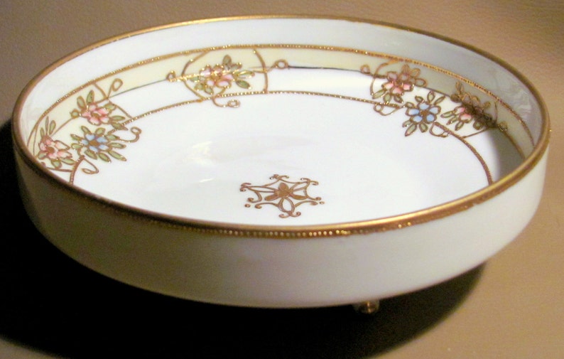 Moriage Handpainted Nippon 3 Footed Round Candy Vanity Trinket Serving Bowl Dish 1911 1921 image 3