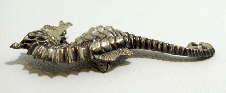Vintage Beach Sea Vacation Beauty BEAU Repousse SEAHORSE Brooch Pin Sterling Silver 925 2.45 Long x 1.04 Wide
