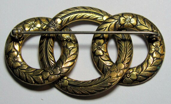 Victorian Interlocking Embossed Circles Floral & … - image 3