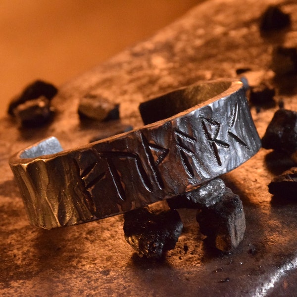 Bracelet runes personnalisé - bracelet viking rune - bracelet forgé - viking - metalhead - bracelet homme - bracelet femme