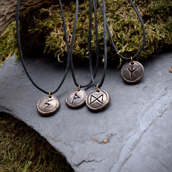 Personalized Viking rune pendant, bronze pendant, rune pendant, Viking rune, rune amulet, Viking pendant, handmade