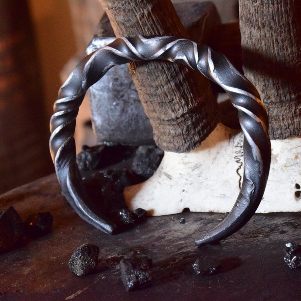 Forged steel bracelet - Viking bracelet - Celtic, metalhead, metal - raw steel - men's bracelet - women's bracelet - wrist bracelet