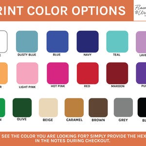 Op de afbeelding: Een kleurenkaart met 18 kleuropties voor prints, waaronder wit, blauw, roze, rood en groen. De tekst bovenaan luidt "PRINT KLEUROPTIES" en "Flowertown & Weddings". De tekst onderaan zegt dat je de HEX-code moet opgeven bij het afrekenen.
