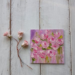 Mini pintura de rosas Pequeña pintura al óleo floral Flores empastadas Regalo para mamá Flores en miniatura Regalo de cumpleaños para un amigo Obra de arte de rosas imagen 5
