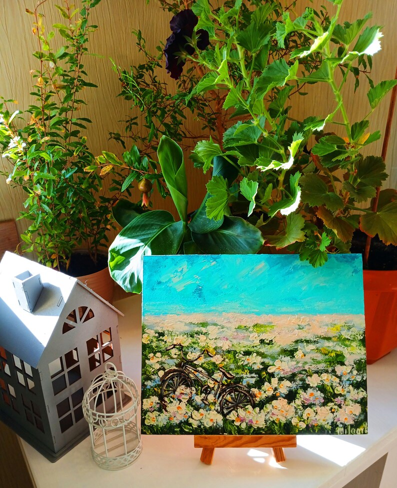 Fahrrad im Blütengarten Miniatur-Ölgemälde Impasto Landschaft Provence Kunst Bauernhof Landschaft Hinterhofgarten Kleine Blumenmalerei Bild 9