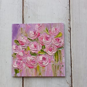 Mini pintura de rosas Pequeña pintura al óleo floral Flores empastadas Regalo para mamá Flores en miniatura Regalo de cumpleaños para un amigo Obra de arte de rosas imagen 2