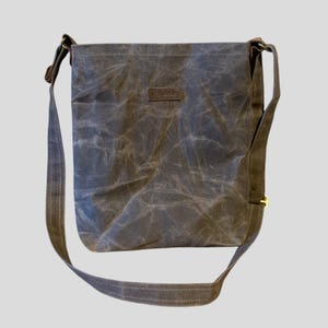 bandoulière en toile cirée | Sac à bandoulière en toile cirée marron | Messager en toile fait main.