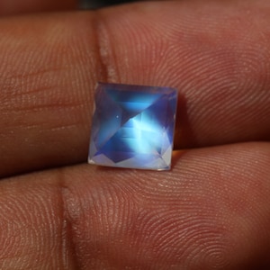 Rainbow Moonstone tesseract come peso di circa 3.65 ct, pietra di luna sciolta, pietra di luna arcobaleno tagliata, check cut, checker cut moonstone