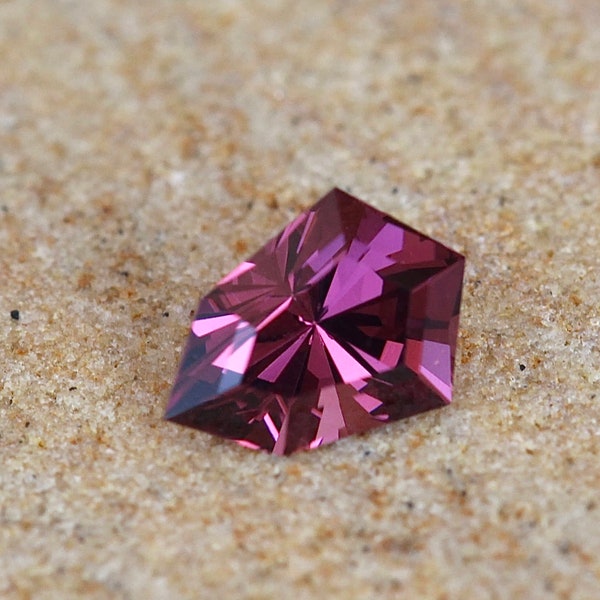 Reddish pink fancy spinel| 0.44ct| for spinel ring| for healing purpose| spinel gemstone| faceted fancy cut stone| for silver necklace.