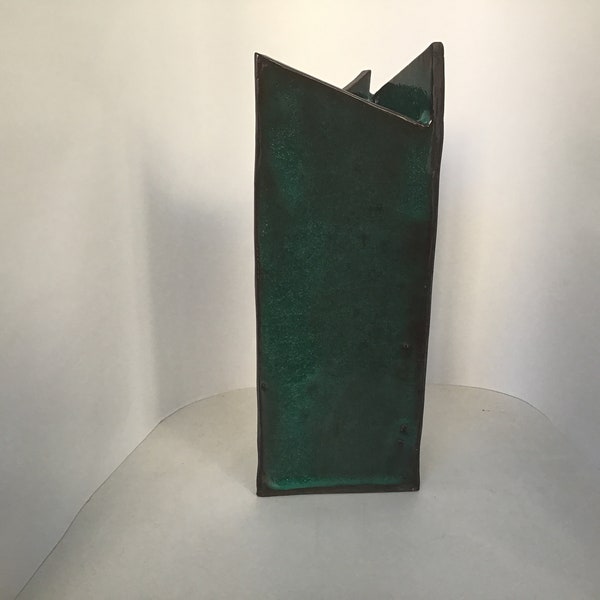 Vase en céramique faïence noire émaillé vert bouteille