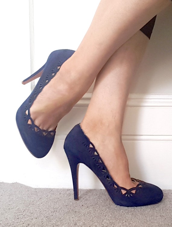 navy heeled court shoes