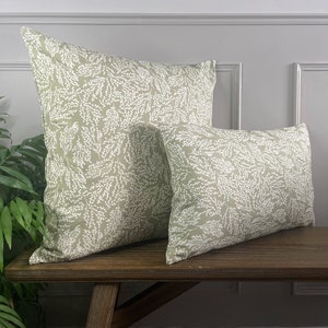 LAYLA - Green Floral Pattern Linen Modern Double-Sided Cushion Covers