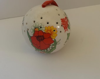Vintage 1980s floral ceramic sachet potpourri ball with hanger