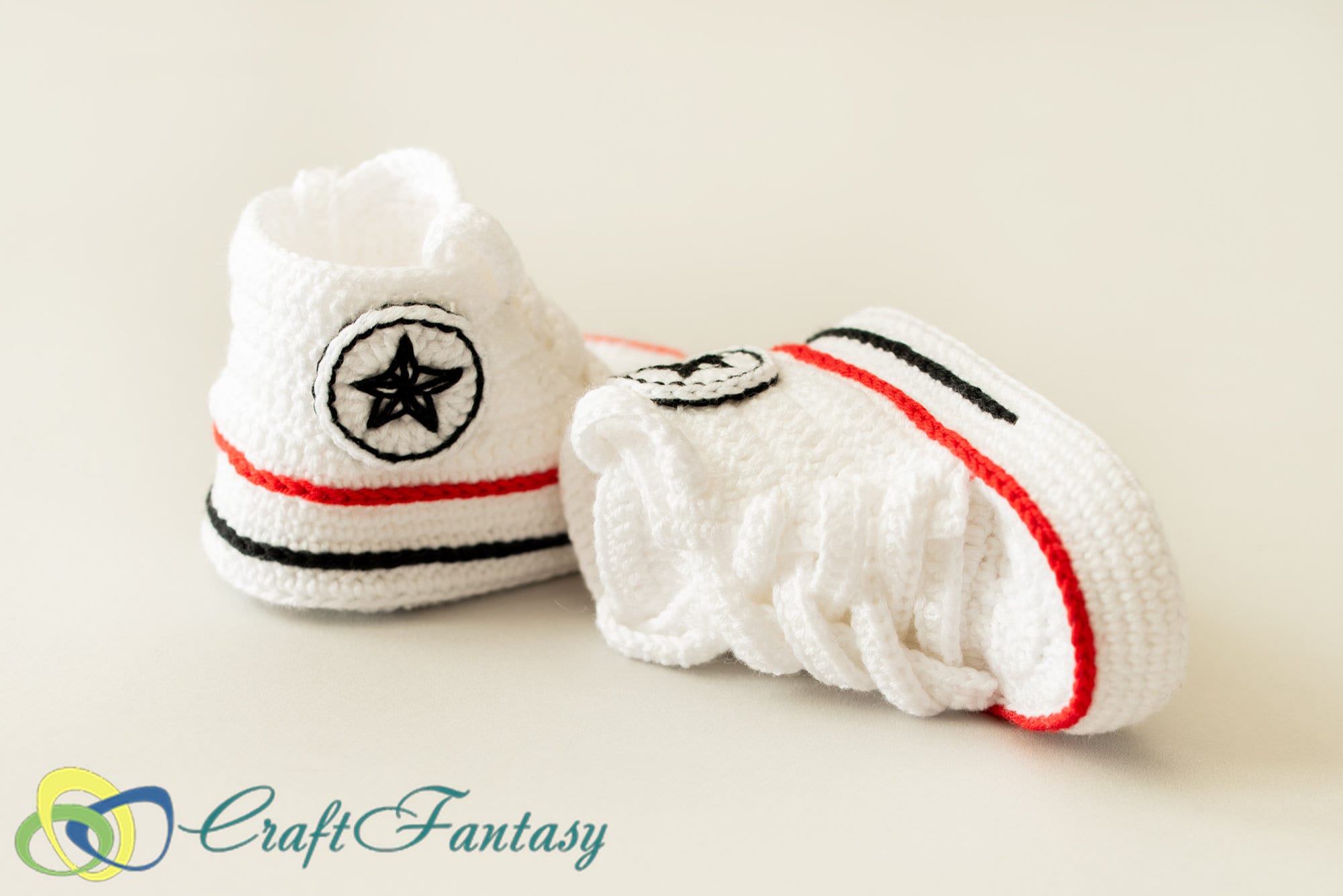 Knitted baby converse 2025