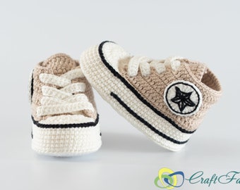 Hand knitting crochet baby booties, boots, baby sneakers, baby unisex colour shoes, baby shower gift.