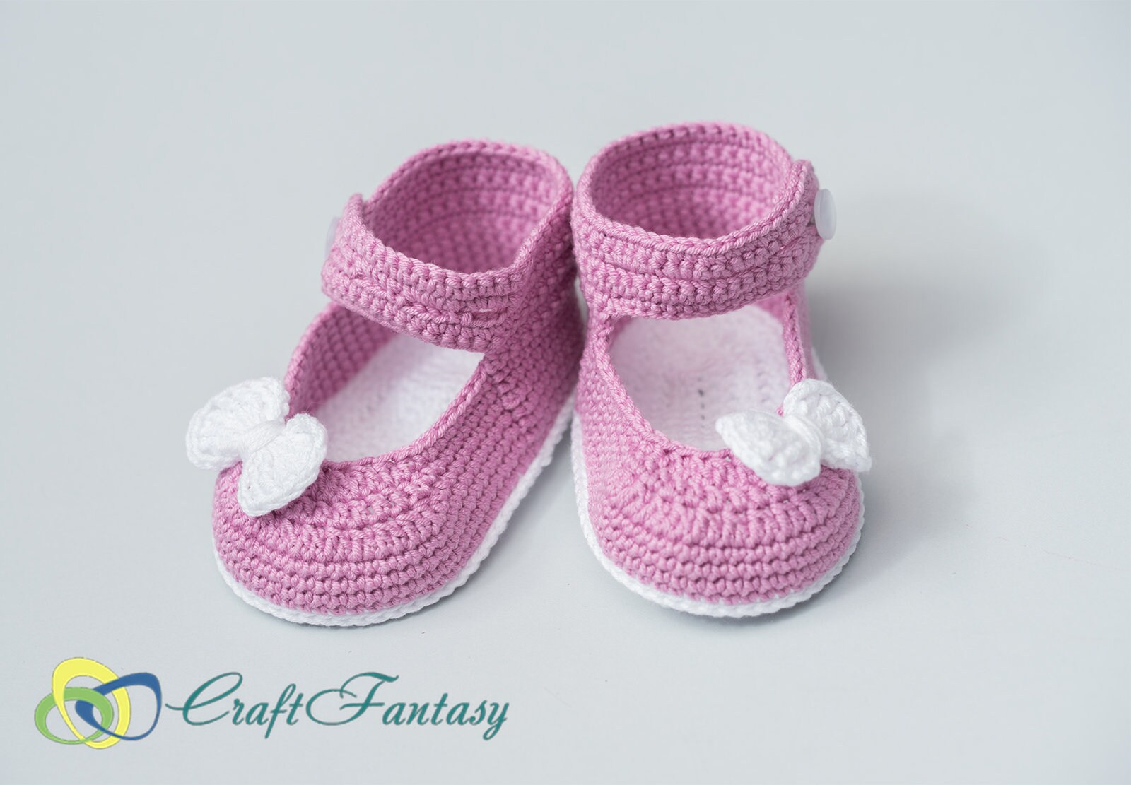 crochet baby shoes made by hand