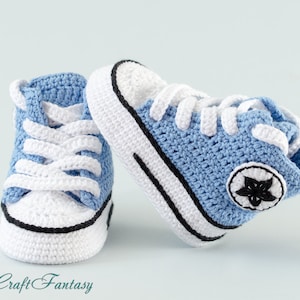 Hand knitting crochet baby booties, boots, baby sneakers, baby boy's shoes, baby shower gift.