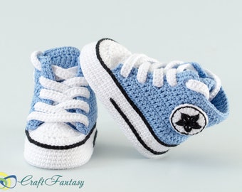 Hand knitting crochet baby booties, boots, baby sneakers, baby boy's shoes, baby shower gift.