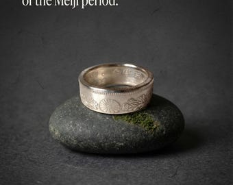 Anillo de plata con moneda japonesa de 50 sen