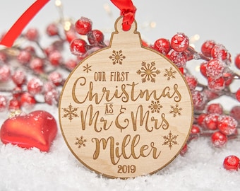 Gepersonaliseerd - Eerste Kerst als Mr & Mrs - Married - Wedding Ornament - Gepersonaliseerd kerstornament - Houten ornament - Aandenken