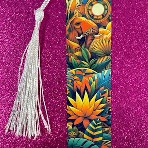 African Safari Bookmark with Tassel - Wildlife & Jungle Inspired Nature Adventure Gift - Savanna Animal Print Bookmark