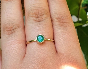 Natural Emerald Ring 14k Gold, Minimalist Birthstone Ring, 18K/14K Solid Gold Gemstone Ring Emerald Dainty Stacking Ring May Birthstone Ring