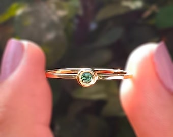 Earth Mined Natural Green Diamond Ring, 14K Solid Gold Green Diamond ring, Green Ring, Christmas Gift for Her, Diamond Stackable Ring