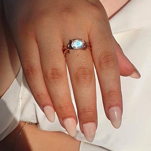 Zweig und Blatt Ring, 14K Rose Gold Regenbogen Mondstein Verlobungsring, 14K Blätter Ring, Mondstein Solitär Ring, natürlicher Mondstein Ring