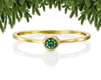 14K Solid Gold Green Diamond ring Christmas Gift for Her,Green Diamond Stackable Ring ,Minimalist Diamond Ring, Thin Diamond Engagement Ring