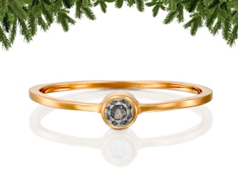 Anel de diamante cinza 14K, presente de Natal para ela, anel empilhável com diamantes sal e pimenta, anel de diamante minimalista, anel de noivado com diamante cinza.