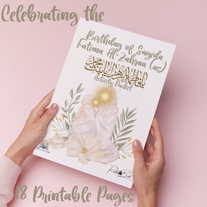 Puede incluir: Un paquete de actividades imprimible para celebrar el cumpleaños de Sayida Fatima Al-Zahraa (as). La portada presenta una ilustración de acuarela de una mujer con un pañuelo blanco con detalles florales. El título "Celebrating the Birthday of Sayida Fatima Al-Zahraa (as)" está escrito en inglés y árabe. El texto "Activity Packet" también está incluido. El paquete incluye 18 páginas imprimibles.