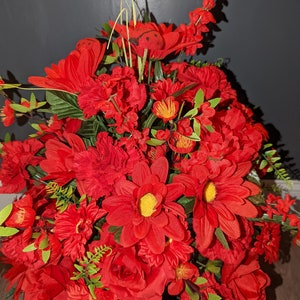 Cemetery Urn Flowers, Cemetery Flowers. Grave Decorations, Grave Flowers. Urn Flowers, Grave Flowers, Memorial Flowers