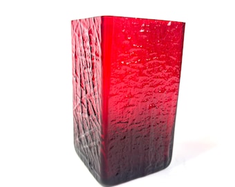 Red Art Glass Vase – Mid-Century Scandinavian Style, Textured Square Form