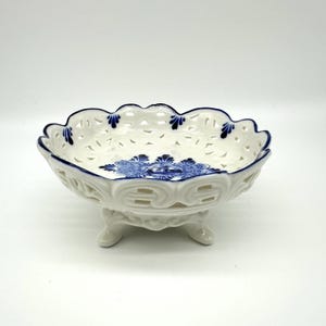 Vintage delft style porcelain bowl – blue & white reticulated footed dish, windmill scene, 16 cm image 8
