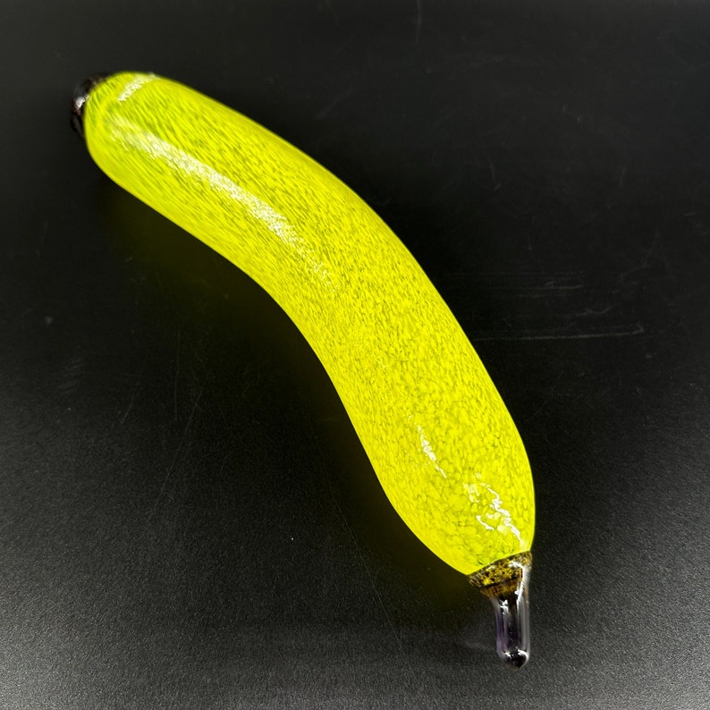 Vintage Kosta Boda Glass Gunnel Sahlin Banana Sculpture de fruits en verre soufflé à la main Fabriqué en Suède image 1