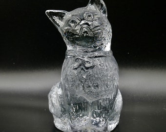 Scandinavian Glass Cat Sculpture – Pukeberg Sweden by Uno Westerberg, 1960s Figurine