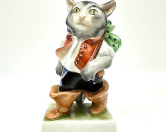 Herend Porcelain Puss in Boots Cat Figurine Signed  Numbered 5739 Vintage Collectible