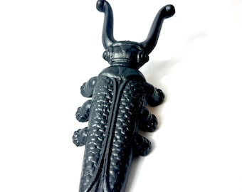 OBJECTS & SCULPTURES