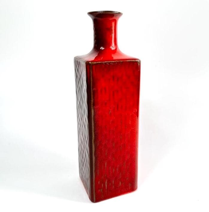 Vintage Swedish Red Ceramic Vase – Mid-Century Textured Glaze, 1960s Scandinavian Modern Pottery